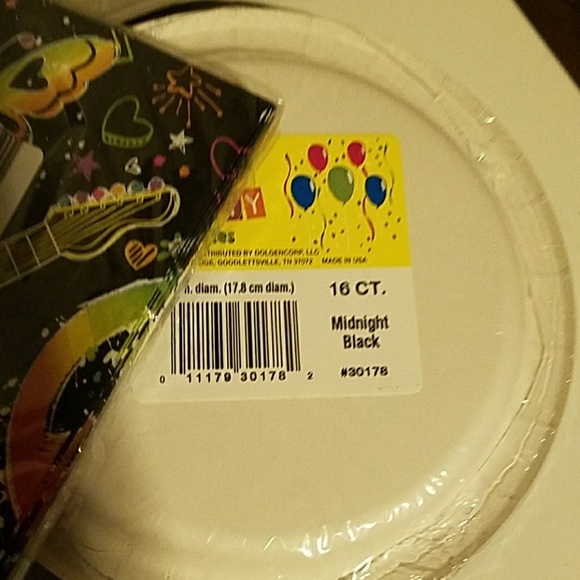 ๐๐ NWT Birthday party set ๐๐ - Picture 7 of 7